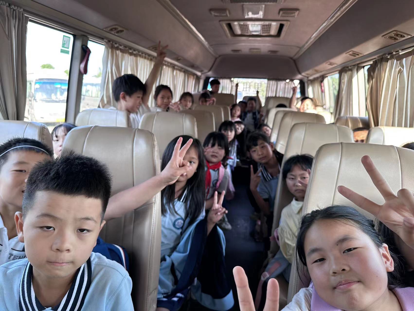 天天鲁一鲁摸一摸爽一爽