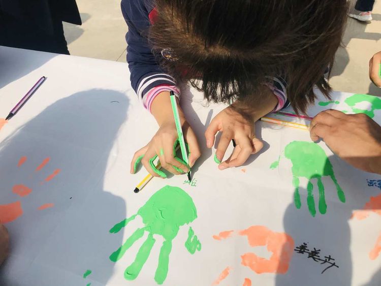 天天鲁一鲁摸一摸爽一爽